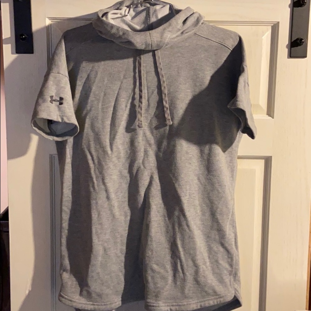 New! Women’s Under Armour short sleeve hoodie